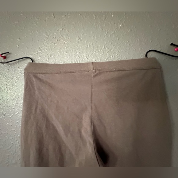 Gap Gap Stretch Womans Size M  Tan 3/4 Yoga Pants - Picture 7 of 7